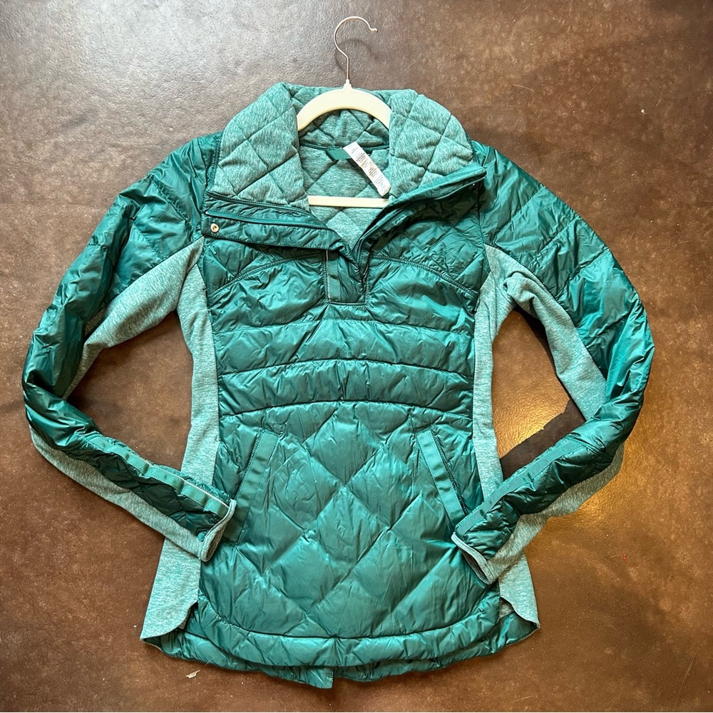 Lululemon- Down for a Run in Forage Teal- down running pullover- size 4 - Picture 2 of 15